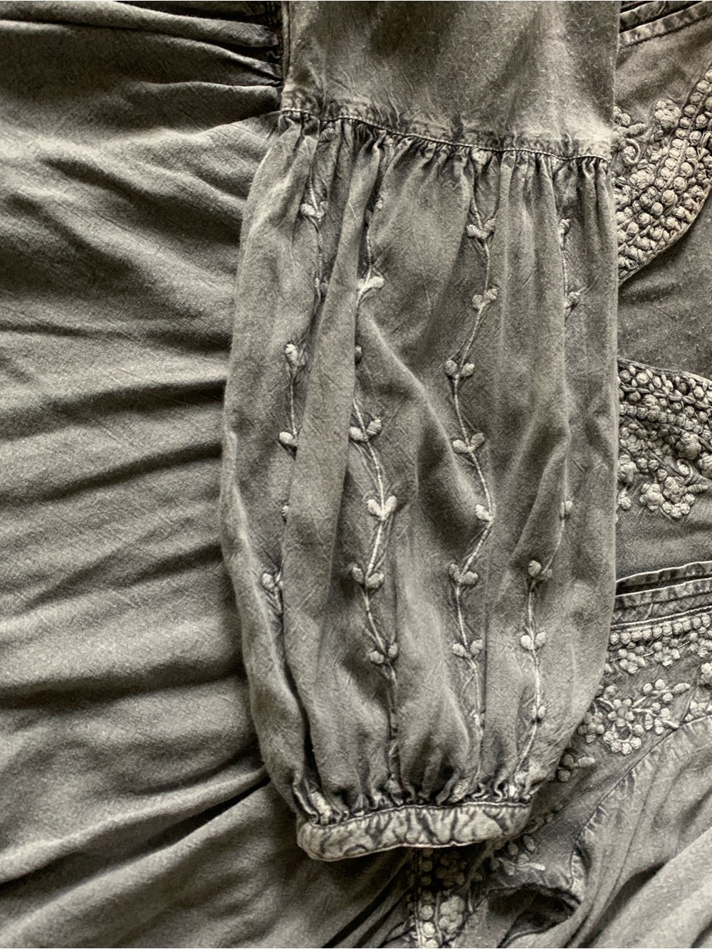 SOLITAIRE GRAY EMBROIDERED BOHO PEASANT TOP WOMENS BALLOON SLEEVES SZ SMALL VNTG - Picture 6 of 7
